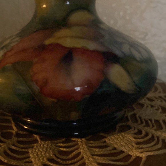 Moorcroft Orchid Pattern Sqaut Vase made in England - Picture 4 of 8
